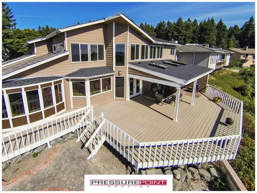 Choosing Between a Raised or GroundLevel Deck